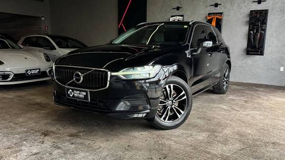 VOLVO XC60 2.0 D5 DIESEL MOMENTUM AWD GEARTRONIC